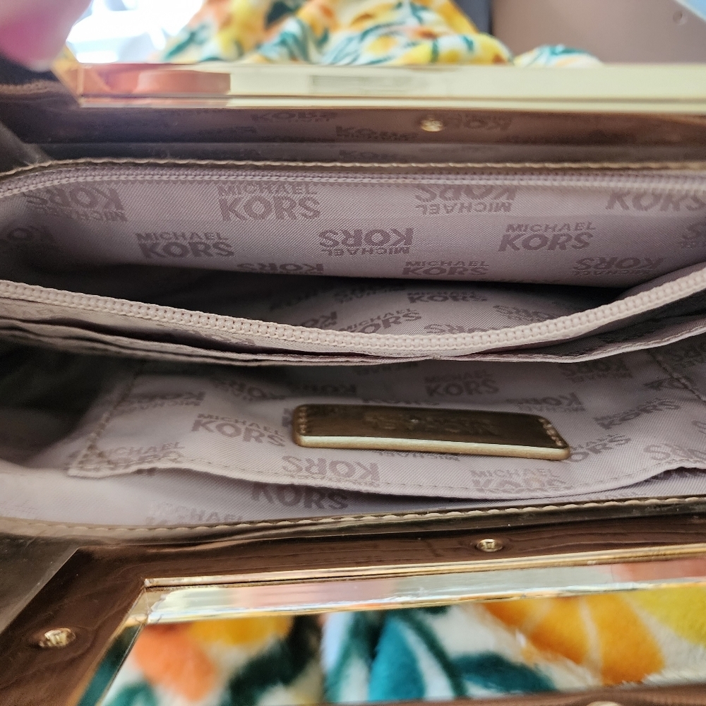 Michael‎ Kors Berkley Clutch, gold metallic monogram, clutch - Picture 8 of 11